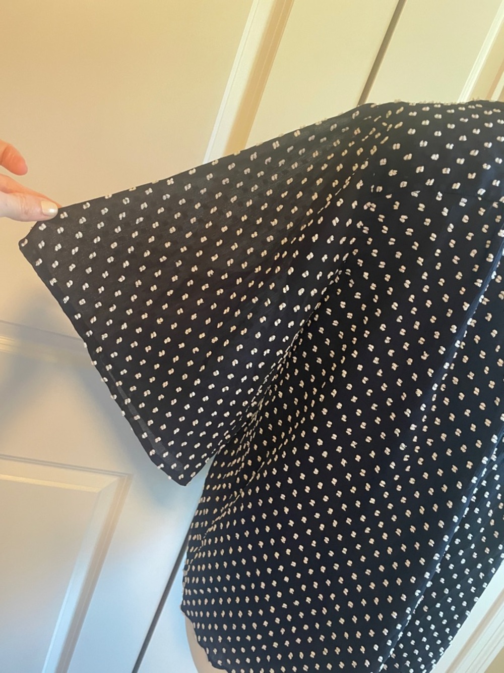 Ann Taylor Shirred Navy and White Dot Split-Neck Blouse Size Medium - Picture 6 of 9
